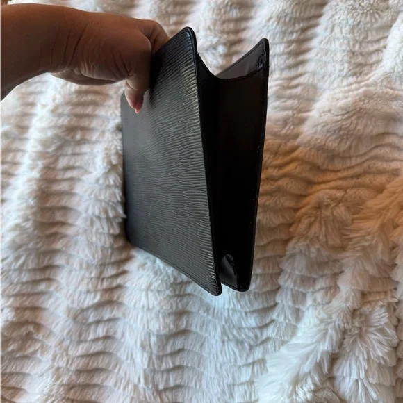 Louis Vuitton Epi Pochette - Picture 6 of 9